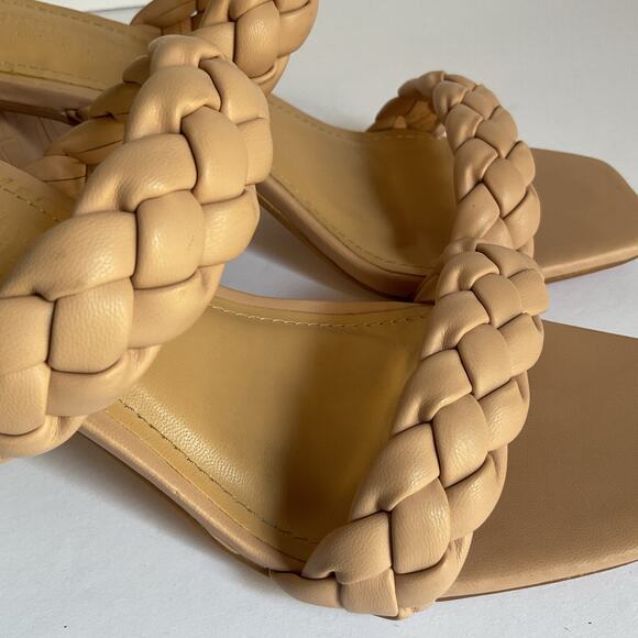 Wide Cushionaire Iris Braided Block Heel Sandals Nude Size 8W Square Toe - Picture 7 of 13